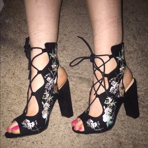 wild diva lounge floral open toe heels